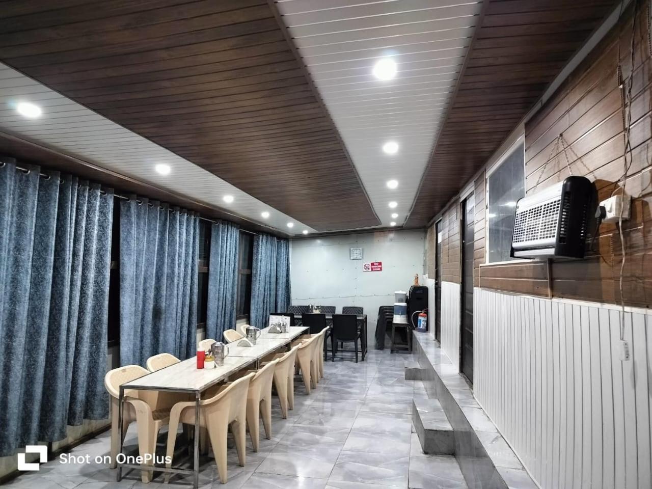 Silver Dew Resorts And Restaurant Дханолти Экстерьер фото