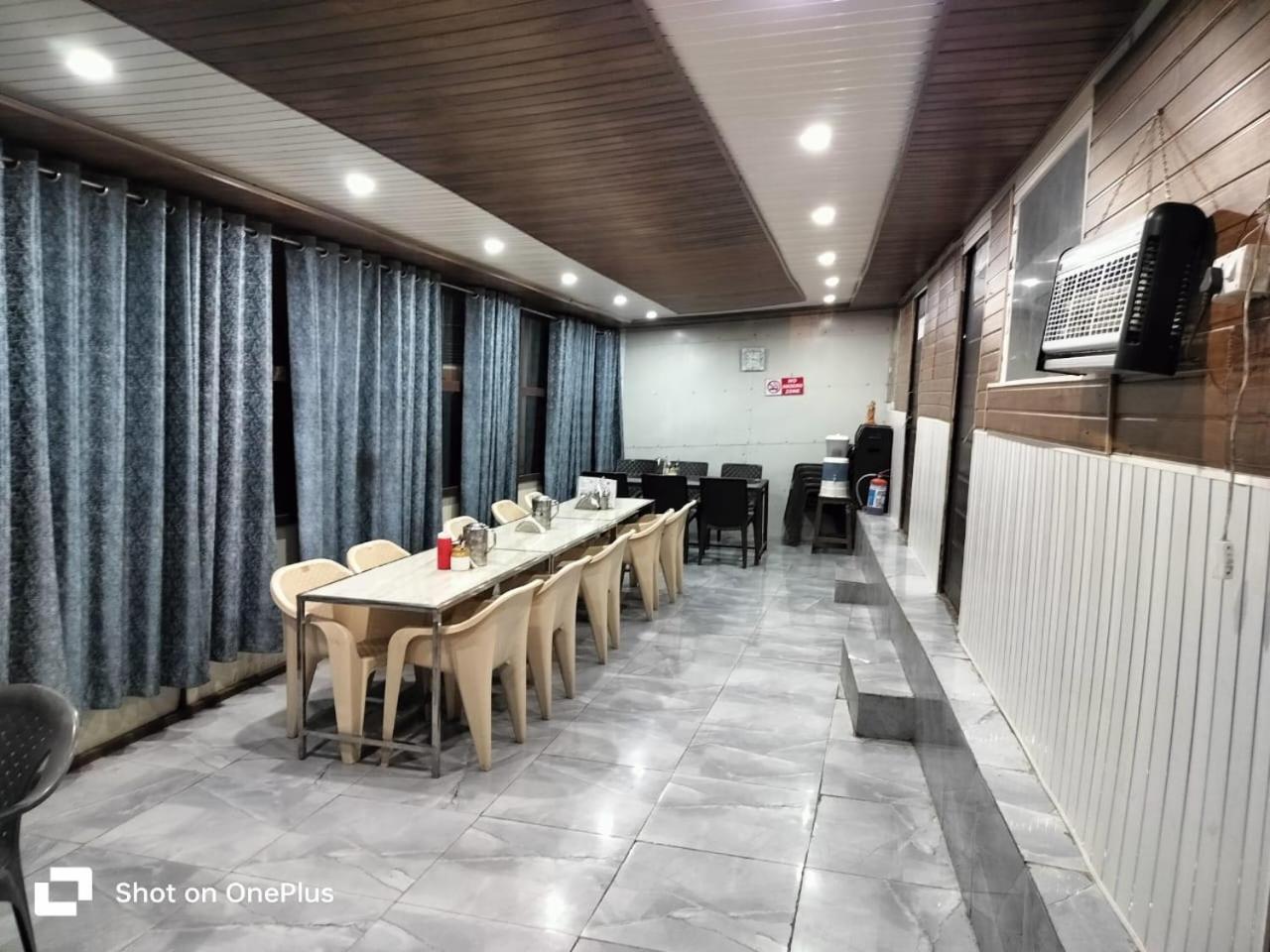 Silver Dew Resorts And Restaurant Дханолти Экстерьер фото