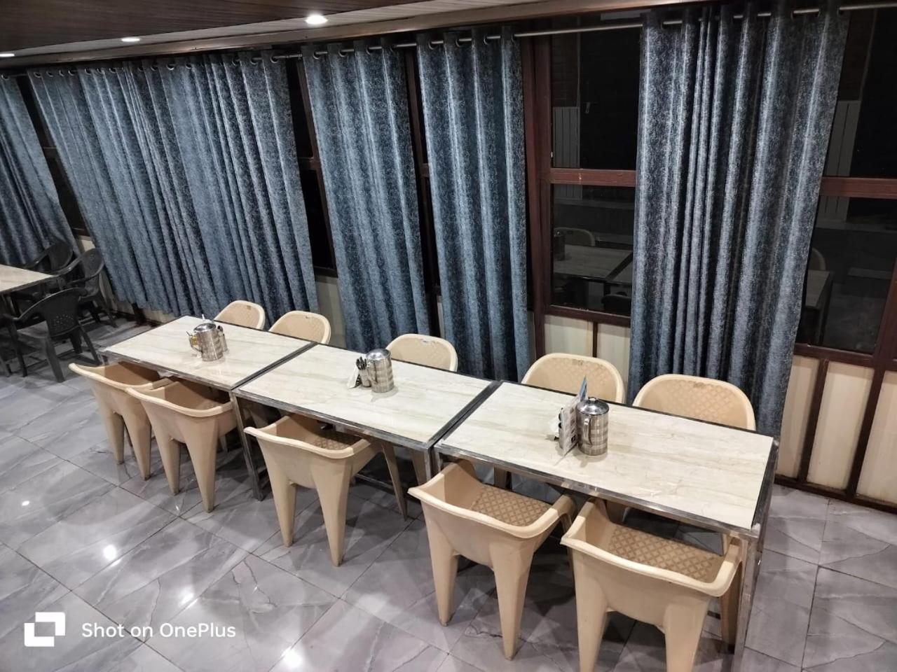 Silver Dew Resorts And Restaurant Дханолти Экстерьер фото