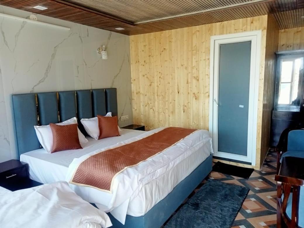 Silver Dew Resorts And Restaurant Дханолти Экстерьер фото