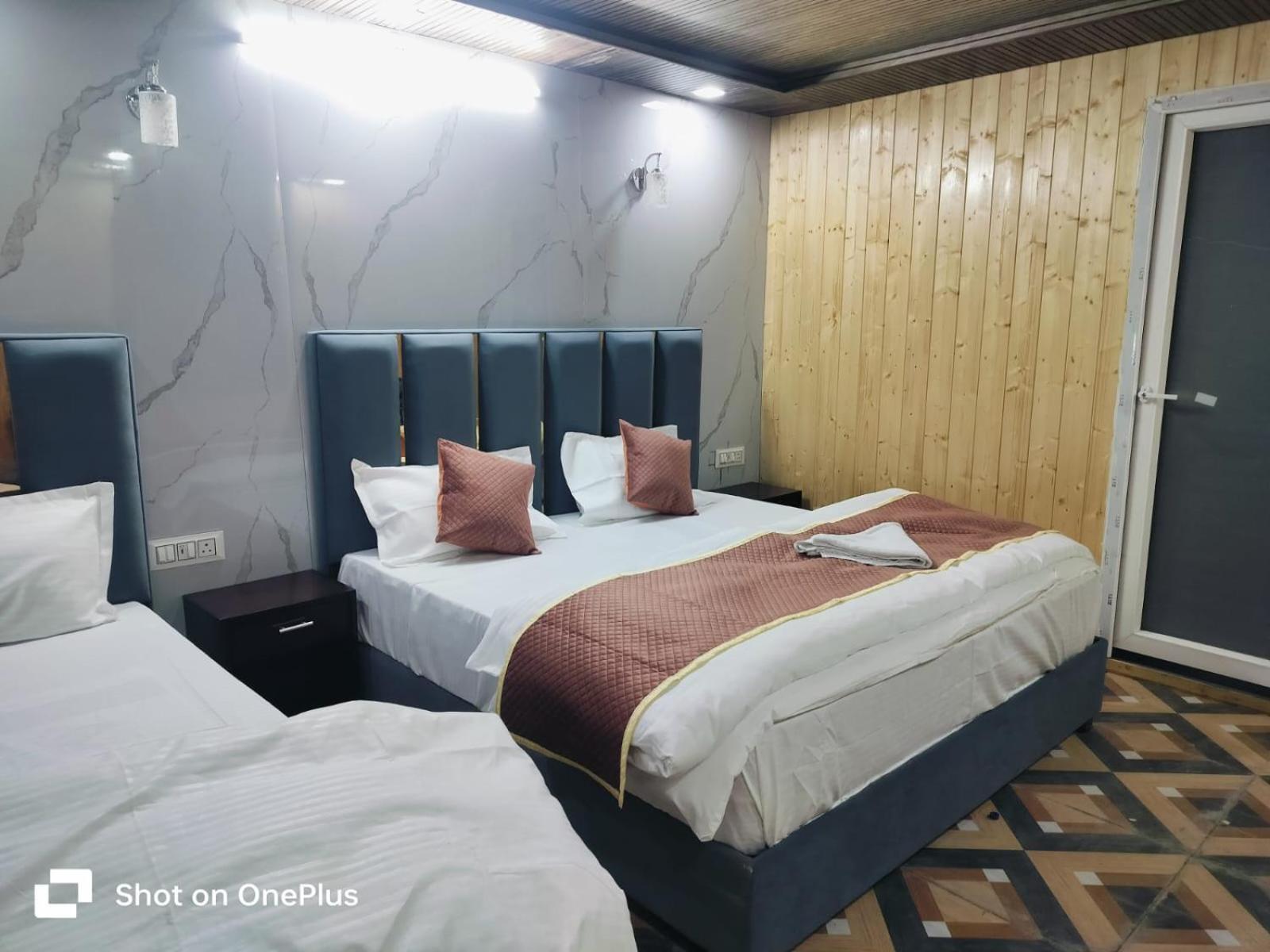 Silver Dew Resorts And Restaurant Дханолти Экстерьер фото